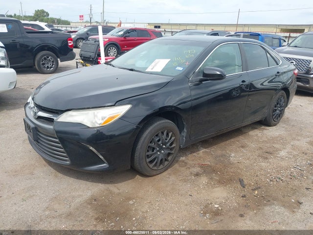 46025511 :رقم المزاد ، 4T1BF1FK8HU409353 vin ، 2017 Toyota Camry Le مزاد بيع