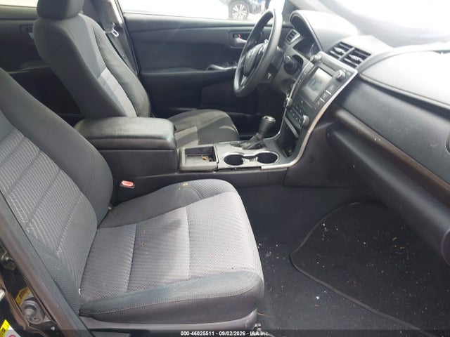 46025511 :رقم المزاد ، 4T1BF1FK8HU409353 vin ، 2017 Toyota Camry Le مزاد بيع