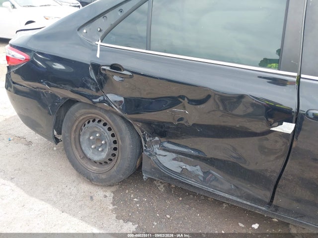 46025511 :رقم المزاد ، 4T1BF1FK8HU409353 vin ، 2017 Toyota Camry Le مزاد بيع