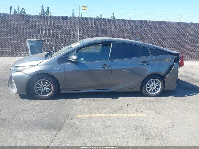 Продажа на аукционе авто 2017 Toyota Prius Prime Plus, vin: JTDKARFP3H3065921, номер лота: 46025546