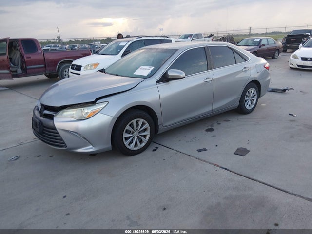 Toyota CAMRY LE 2016 4T4BF1FK2GR544784 Image 2