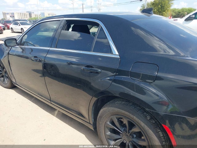 2015 Chrysler 300 Limited მანქანა იყიდება აუქციონზე, vin: 2C3CCAAG7FH792520, აუქციონის ნომერი: 46025686