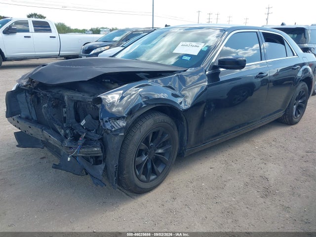 2015 Chrysler 300 Limited მანქანა იყიდება აუქციონზე, vin: 2C3CCAAG7FH792520, აუქციონის ნომერი: 46025686