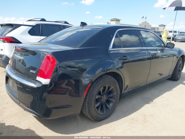 2015 Chrysler 300 Limited მანქანა იყიდება აუქციონზე, vin: 2C3CCAAG7FH792520, აუქციონის ნომერი: 46025686