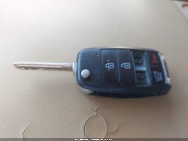 46025787 :رقم المزاد ، KNDMB5C11G6090652 vin ، 2016 Kia Sedona Lx مزاد بيع