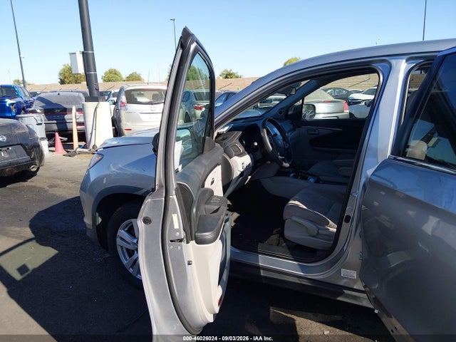 5FNYF5H10GB011975 Honda PILOT LX
