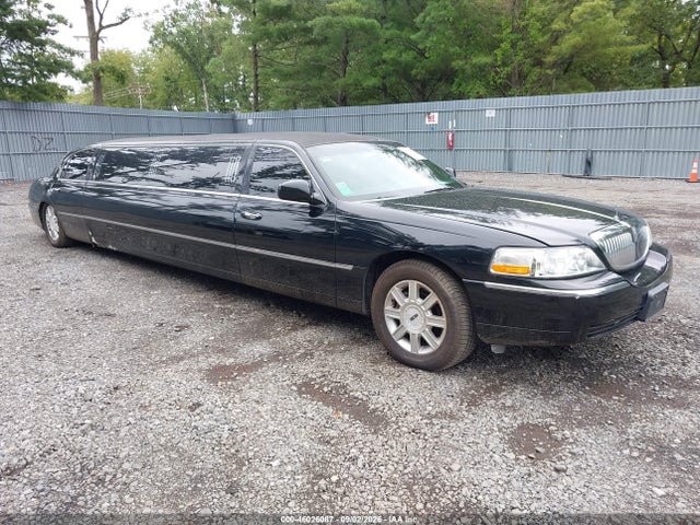 46026087 :رقم المزاد ، 1L1FM88W66Y650190 vin ، 2006 Lincoln Town Car Executive مزاد بيع