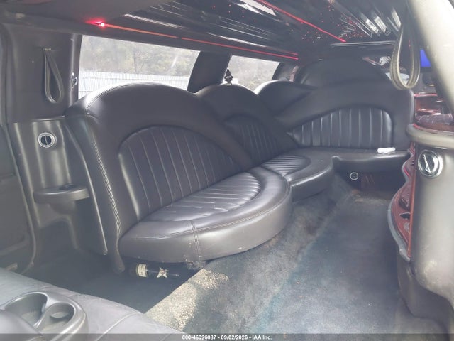 46026087 :رقم المزاد ، 1L1FM88W66Y650190 vin ، 2006 Lincoln Town Car Executive مزاد بيع
