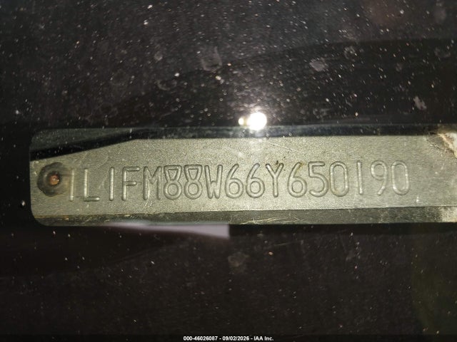 46026087 :رقم المزاد ، 1L1FM88W66Y650190 vin ، 2006 Lincoln Town Car Executive مزاد بيع