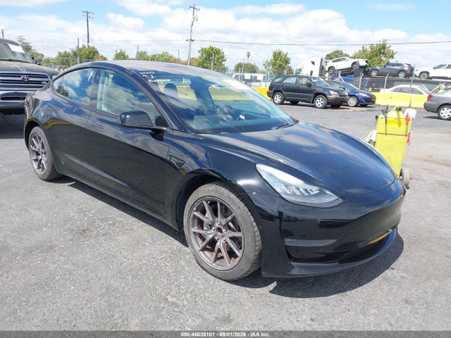 46026101 :رقم المزاد ، 5YJ3E1EA4JF109084 vin ، 2018 Tesla Model 3 Long Range/mid Range مزاد بيع