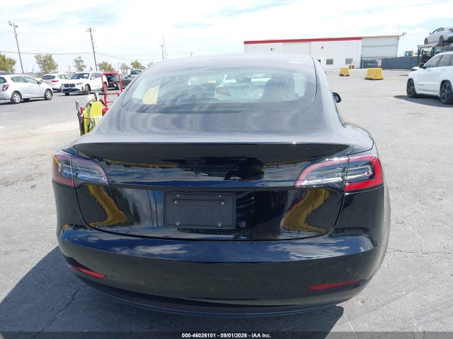 46026101 :رقم المزاد ، 5YJ3E1EA4JF109084 vin ، 2018 Tesla Model 3 Long Range/mid Range مزاد بيع