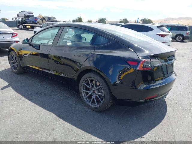 46026101 :رقم المزاد ، 5YJ3E1EA4JF109084 vin ، 2018 Tesla Model 3 Long Range/mid Range مزاد بيع