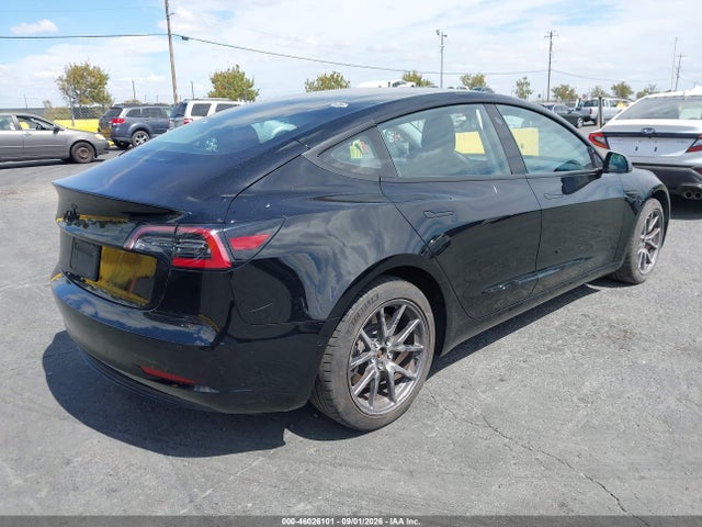46026101 :رقم المزاد ، 5YJ3E1EA4JF109084 vin ، 2018 Tesla Model 3 Long Range/mid Range مزاد بيع