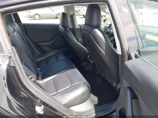 46026101 :رقم المزاد ، 5YJ3E1EA4JF109084 vin ، 2018 Tesla Model 3 Long Range/mid Range مزاد بيع