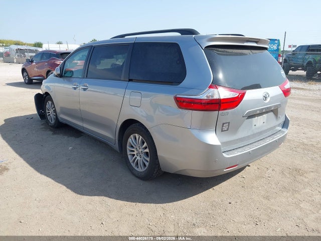 46026175 :رقم المزاد ، 5TDYK3DC7GS744799 vin ، 2016 Toyota Sienna Xle Premium 8 Passenger مزاد بيع