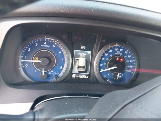 46026175 :رقم المزاد ، 5TDYK3DC7GS744799 vin ، 2016 Toyota Sienna Xle Premium 8 Passenger مزاد بيع