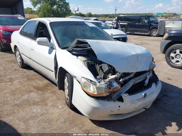 2000 Honda Accord 2.3 Lx მანქანა იყიდება აუქციონზე, vin: 1HGCG5646YA010409, აუქციონის ნომერი: 46026192