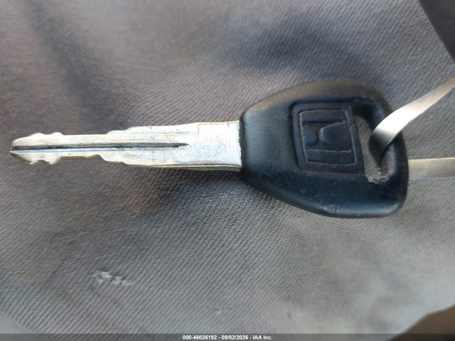 2000 Honda Accord 2.3 Lx მანქანა იყიდება აუქციონზე, vin: 1HGCG5646YA010409, აუქციონის ნომერი: 46026192