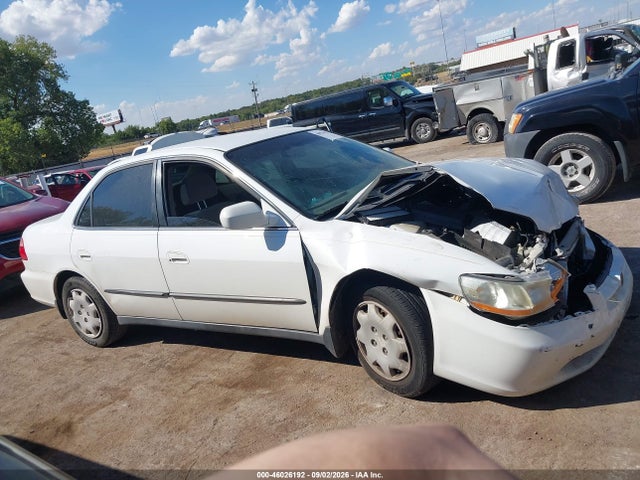 2000 Honda Accord 2.3 Lx მანქანა იყიდება აუქციონზე, vin: 1HGCG5646YA010409, აუქციონის ნომერი: 46026192