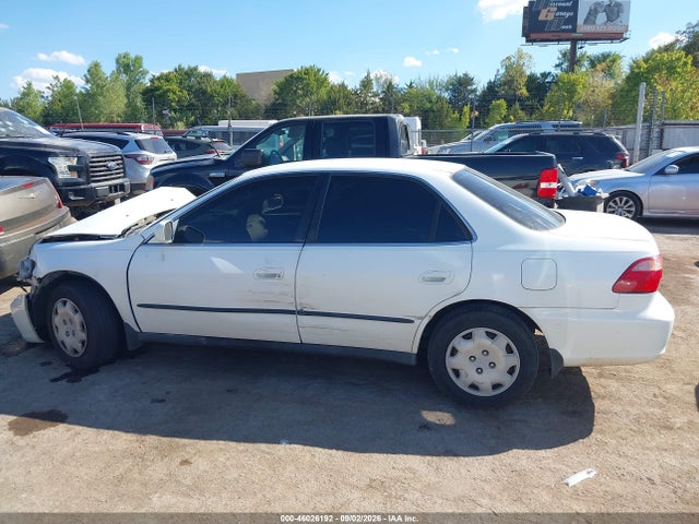 2000 Honda Accord 2.3 Lx მანქანა იყიდება აუქციონზე, vin: 1HGCG5646YA010409, აუქციონის ნომერი: 46026192