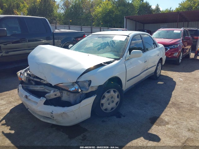 2000 Honda Accord 2.3 Lx მანქანა იყიდება აუქციონზე, vin: 1HGCG5646YA010409, აუქციონის ნომერი: 46026192