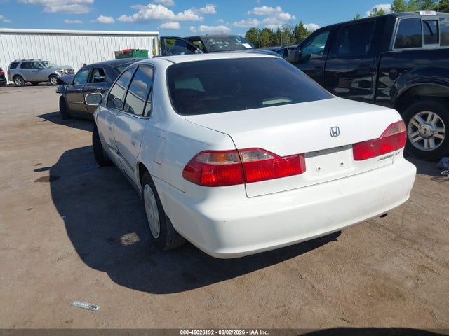 2000 Honda Accord 2.3 Lx მანქანა იყიდება აუქციონზე, vin: 1HGCG5646YA010409, აუქციონის ნომერი: 46026192