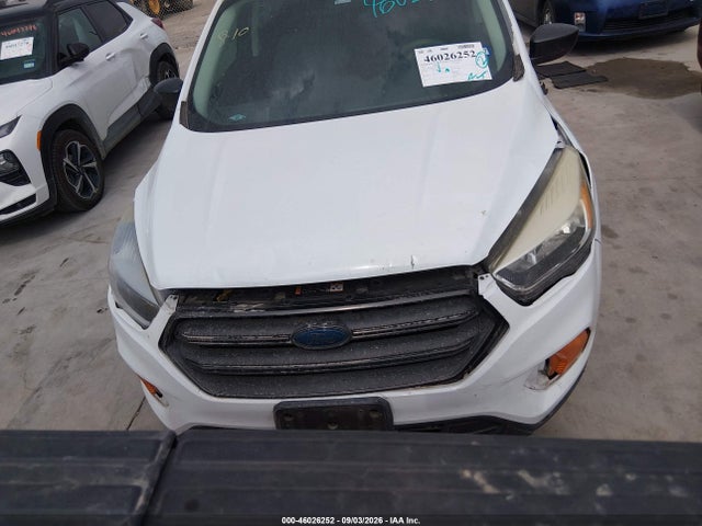 46026252 :رقم المزاد ، 1FMCU0F73HUE71825 vin ، 2017 Ford Escape S مزاد بيع