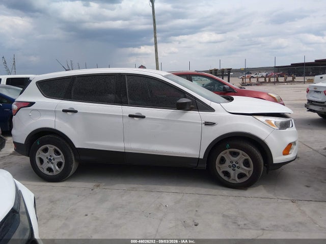 46026252 :رقم المزاد ، 1FMCU0F73HUE71825 vin ، 2017 Ford Escape S مزاد بيع