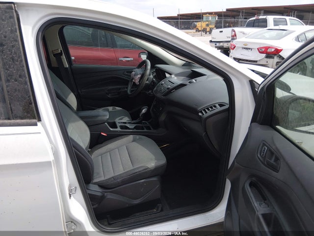 46026252 :رقم المزاد ، 1FMCU0F73HUE71825 vin ، 2017 Ford Escape S مزاد بيع