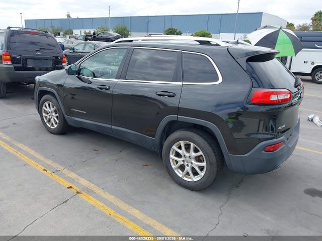 Jeep Cherokee Latitude 2016 1C4PJMCB3GW144939 Image 3
