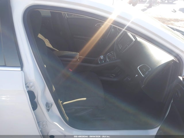 Продажа на аукционе авто 2016 Chrysler 200 Limited, vin: 1C3CCCAB2GN101225, номер лота: 46026344