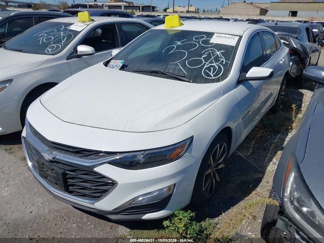 Chevrolet MALIBU RS 2023 1G1ZG5ST5PF239101 Image 2