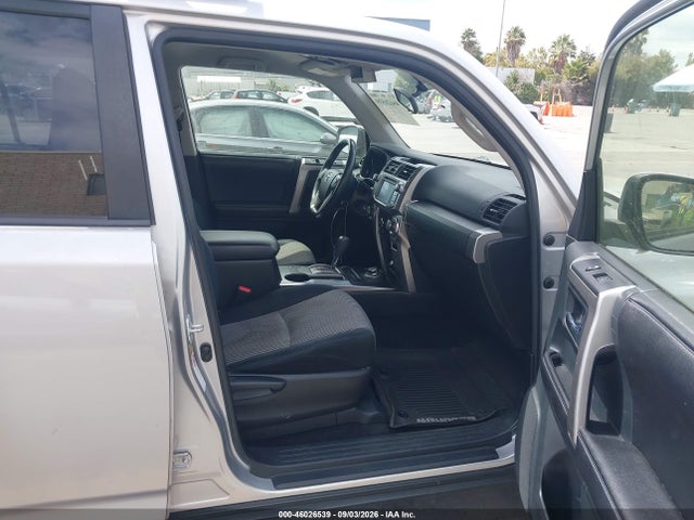 JTEBU5JR9G5276953 Toyota 4RUNNER SR5