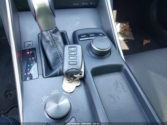 46026564 :رقم المزاد ، JTHBA1D26G5001656 vin ، 2016 Lexus Is 200t مزاد بيع