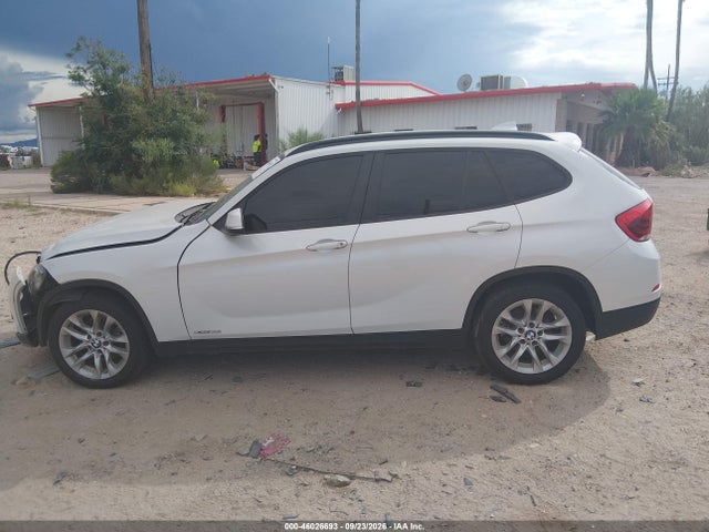 BMW X1 Xdrive28i 2015 WBAVL1C51FVY34071 Image 14