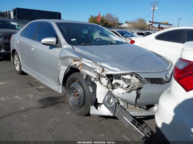 46026695 :رقم المزاد ، 4T1BF1FKXEU788691 vin ، 2014 Toyota Camry Se مزاد بيع