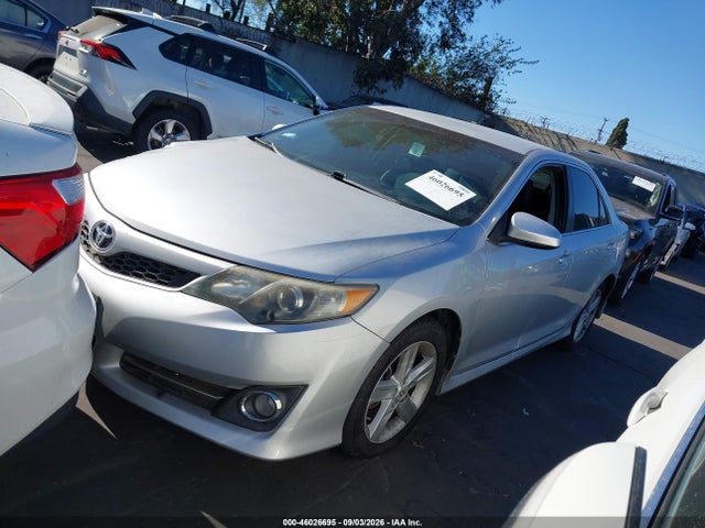 46026695 :رقم المزاد ، 4T1BF1FKXEU788691 vin ، 2014 Toyota Camry Se مزاد بيع