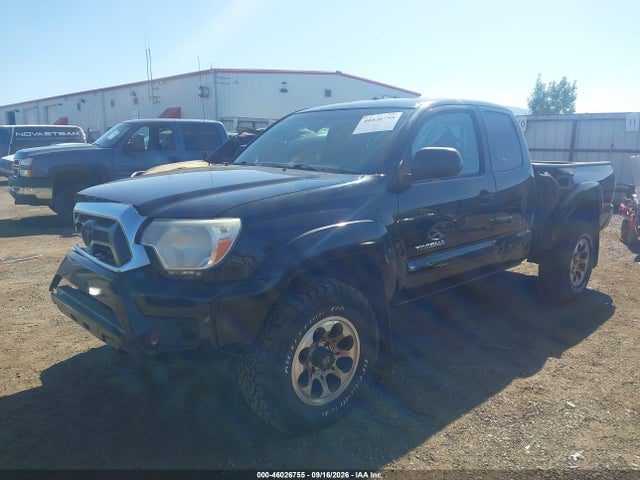 Toyota Tacoma 2015 5TFUX4EN3FX032465 Image 2