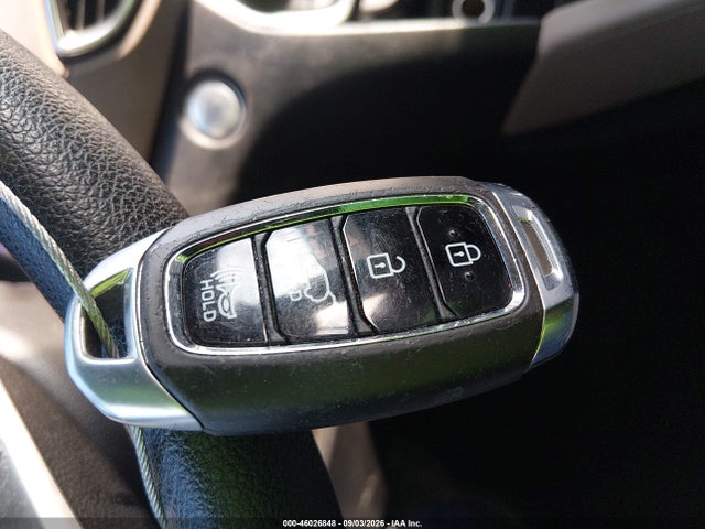 46026848 :رقم المزاد ، 5NMS33AD0KH008525 vin ، 2019 Hyundai Santa Fe Sel مزاد بيع