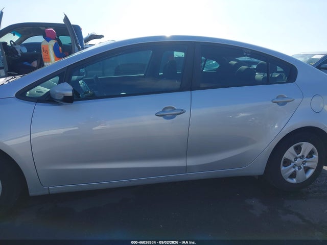 Aukcja sprzedaży 2017 Kia Forte Lx, vin: 3KPFK4A75HE142306, numer aukcji: 46026934