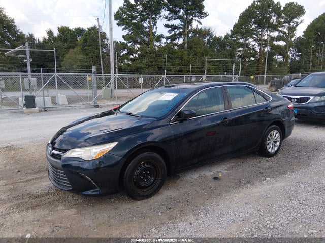 Toyota CAMRY LE 2016 4T4BF1FK3GR557530 Image 2