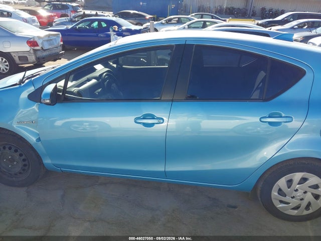 JTDKDTB33G1119204 Toyota Prius C One