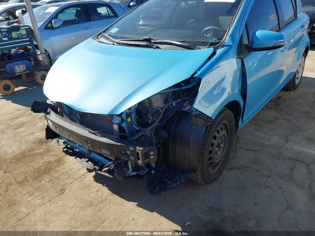 JTDKDTB33G1119204 Toyota Prius C One