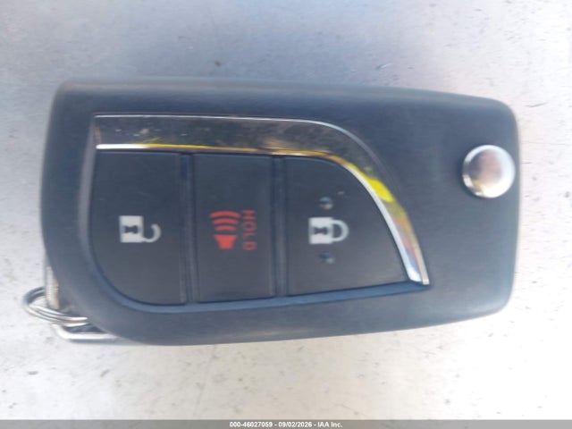 2T3K1RFV5SW439626 Toyota RAV4 LE