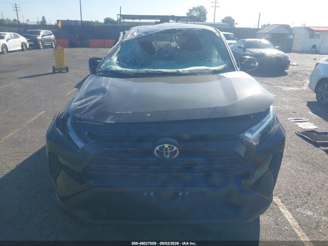 2T3K1RFV5SW439626 Toyota RAV4 LE