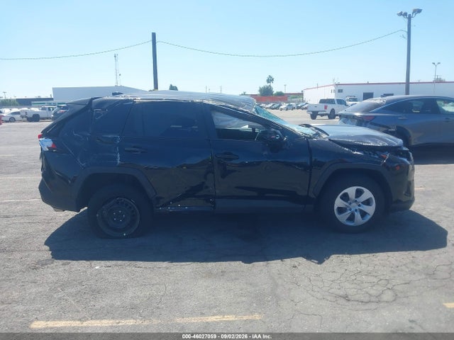 2T3K1RFV5SW439626 Toyota RAV4 LE