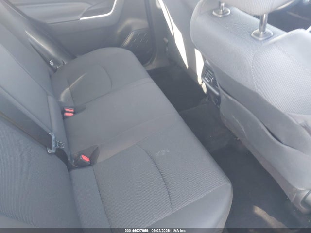 2T3K1RFV5SW439626 Toyota RAV4 LE