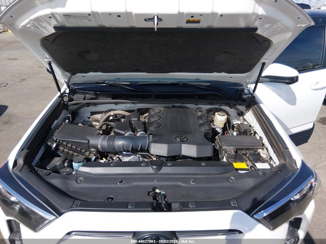Toyota 4RUNNER SR5 2022 JTEEU5JR8N5269972 Image 10