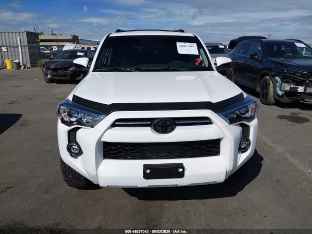 Toyota 4RUNNER SR5 2022 JTEEU5JR8N5269972 Image 12