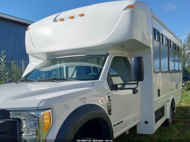 Ford F-450 Chassis Xl 2017 1FDAF4GT1HED72998 Image 2